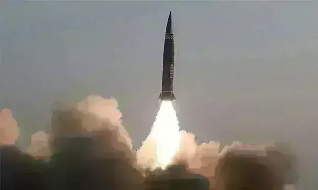 रूस-यूक्रेन युद्ध के बीच उत्तर कोरिया ने दागी बैलिस्टिक मिसाइल, समुद्र में गिरी