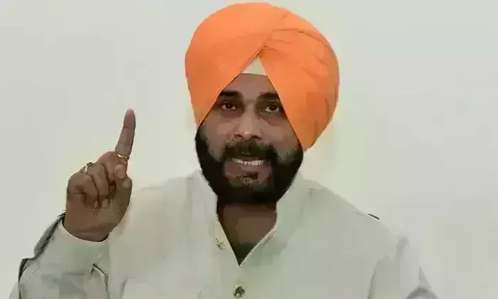 नवजोत सिद्धू की बढ़ सकती है मुश्किलें, सुप्रीम कोर्ट ने रोडरेज केस में फैसला रखा सुरक्षित