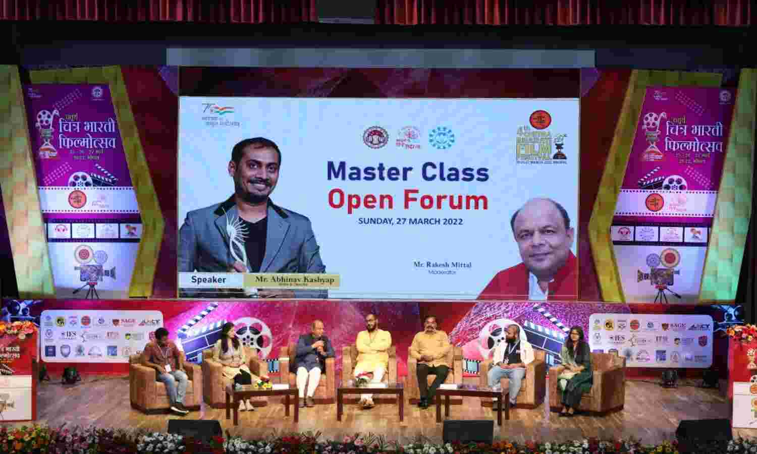 हमें पाश्चात्य की ओर देखने की जरूरत नहीं, हमारे पास कालिदास हैं : वामन केंद्रे