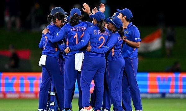 महिला वर्ल्ड कप : भारत सेमीफाइनल की रेस से बाहर, दक्षिण अफ्रीका ने तीन विकेट से हराया