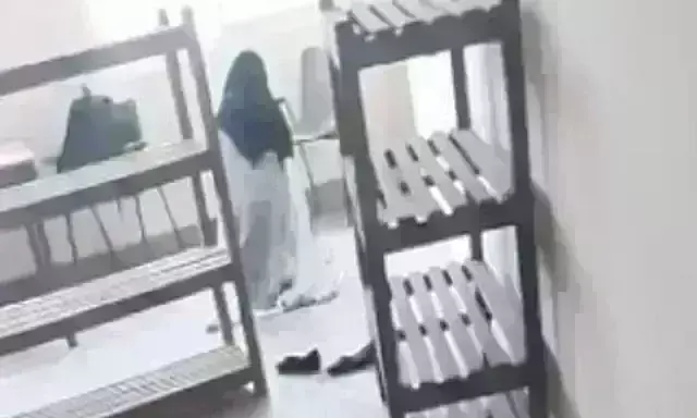 विश्वविद्यालय में हिजाब पहनी छात्रा ने पढ़ी नमाज, वाइस चांसलर ने बनाई जांच समिति