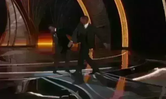 ऑस्कर के मंच पर बवाल, विल स्मिथ ने क्रिश रॉक्स को जड़ा थप्पड़, ये है मामला