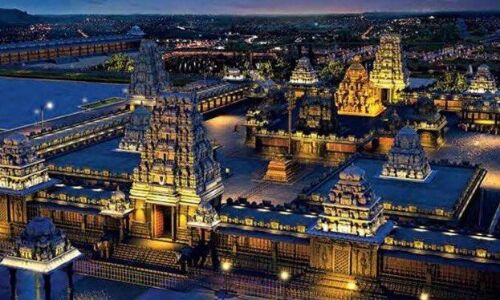 1200 करोड़ रूपए में तैयार यदाद्री मंदिर भक्तों के लिए खुला, 125 किलो सोने का है गुंबद