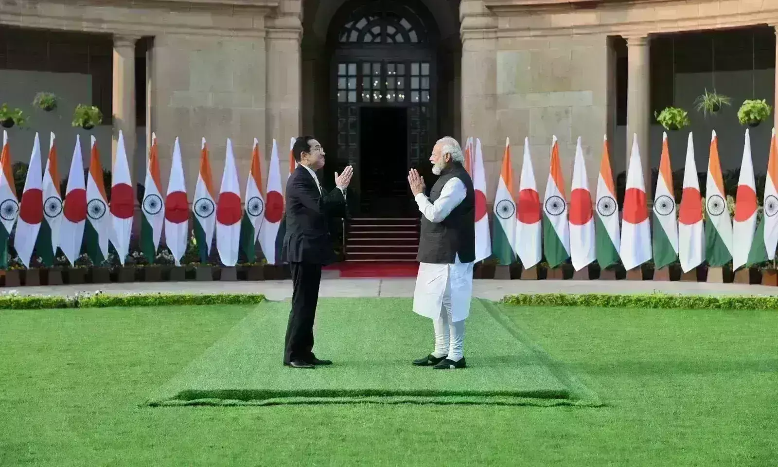 भारत और जापान के लगातार मजबूत होते आर्थिक एवं सामरिक रिश्ते