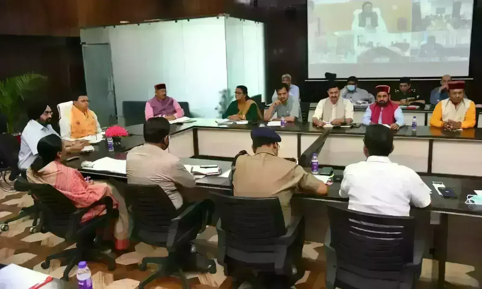 चार धाम यात्रा को लेकर मुख्यमंत्री धामी सख्त, कहा- जाना चाहिए अतिथि देवो भव: का संदेश