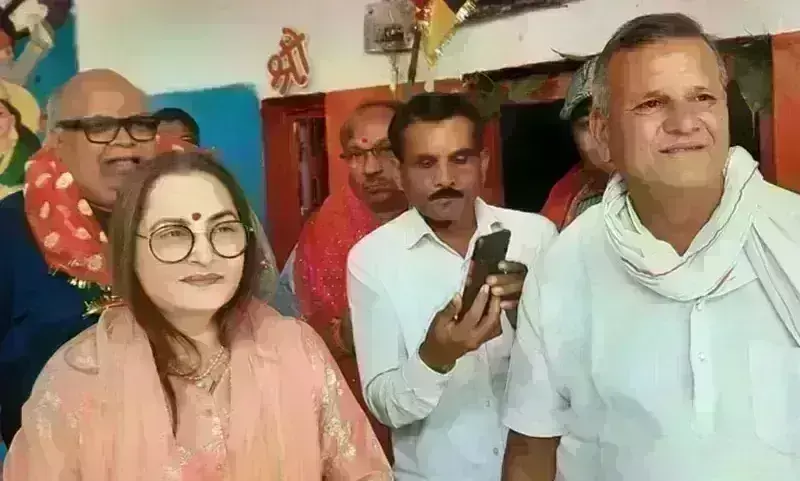 अभिनेत्री जयाप्रदा पहुंची जबलपुर, माँ त्रिपुर सुंदरी के किए दर्शन