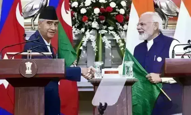 भारत-नेपाल के बीच शुरू हुई ट्रेन, दोनों देशों के प्रधानमंत्री ने दिखाई हरी झंडी