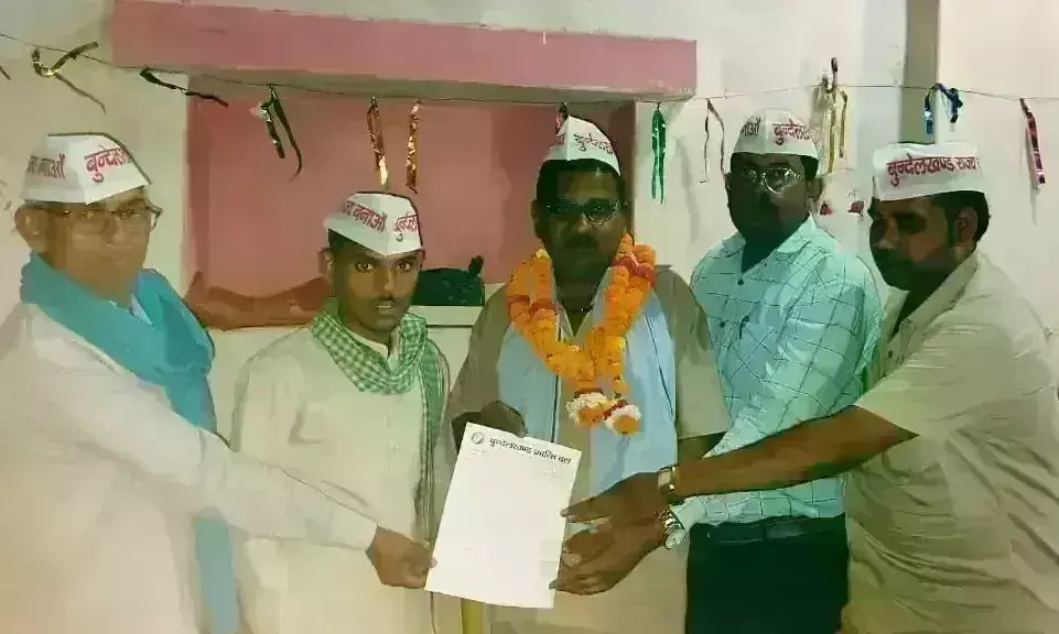 बुंदेलखंड क्रांति दल के जिलाध्यक्ष कृष्णावतार शुक्ला मनोनीत