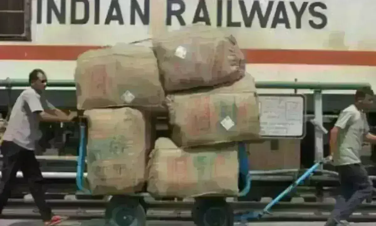 रेलवे अब आपके घर पहुंचाएगा आपका पार्सल, शुरू की डोर टू डोर डिलीवरी सेवा