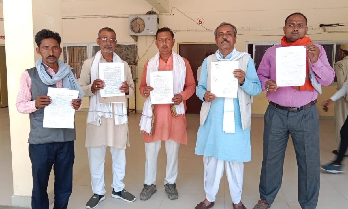 ग्रामीणों ने रोया अपना दुखड़ा,  राज्यमंत्री को शिकायती पत्र देकर की जांच की मांग
