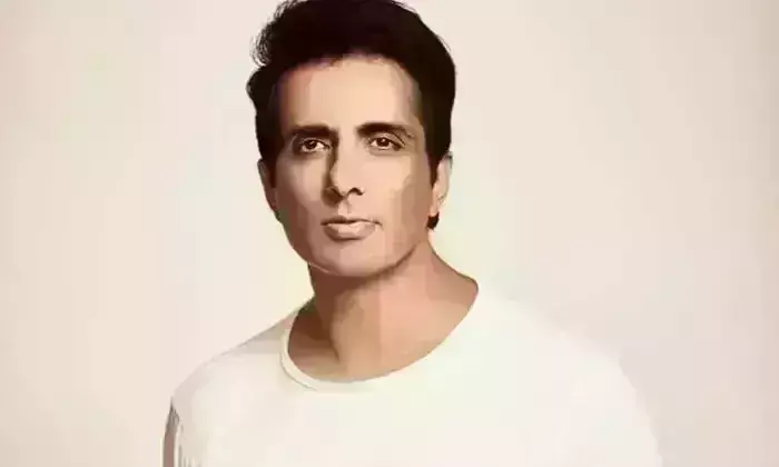 सोनू सूद को मिला दुबई का गोल्डन वीजा, जानिए क्यों है खासियत ?