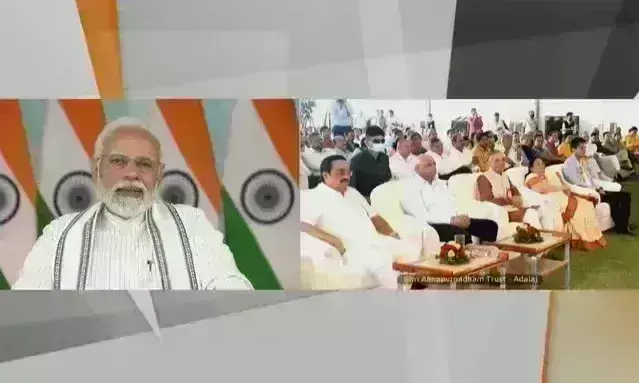 प्रधानमंत्री ने अन्नपूर्णाधाम ट्रस्ट के छात्रावास का उद्घाटन किया