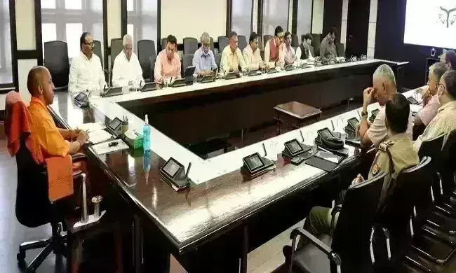 योगी आदित्यनाथ के सख्त निर्देश, कार्यालयों में अनुशासन जरूरी, समय पर पहुंचे अधिकारी