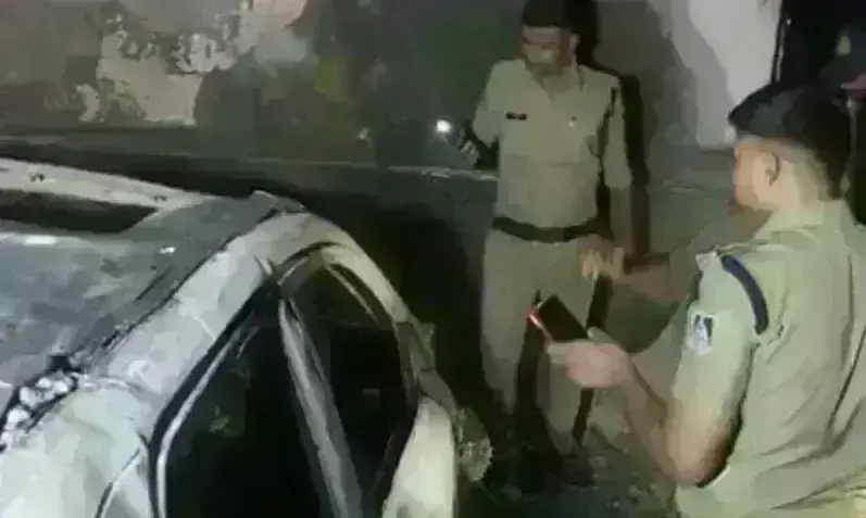 इंदौर के थाना परिसर में लगी आग, 50 दोपहिया वाहन और दो कारें जलकर खाक