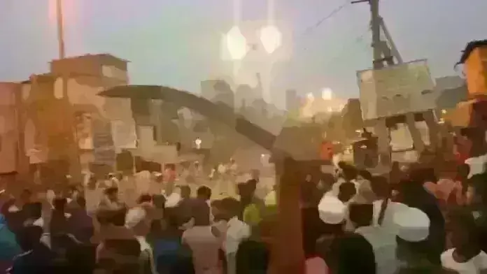 डर की जंजीरों में जकड़ाते हिंदू पर्व