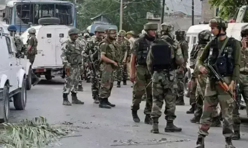 कश्मीर में 24 घंटों में सुरक्षाबलों पर दूसरा आतंकी हमला, कोई हताहत नहीं
