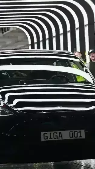 Twitter खरीदने वाले Elon Musk की ये... कारें है फेवरेट