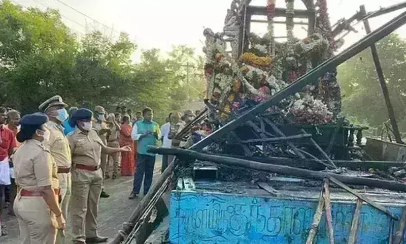 तमिलनाडु मंदिर रथयात्रा में हादसा, करंट लगने से 2 बच्चों समेत 11 की मौत