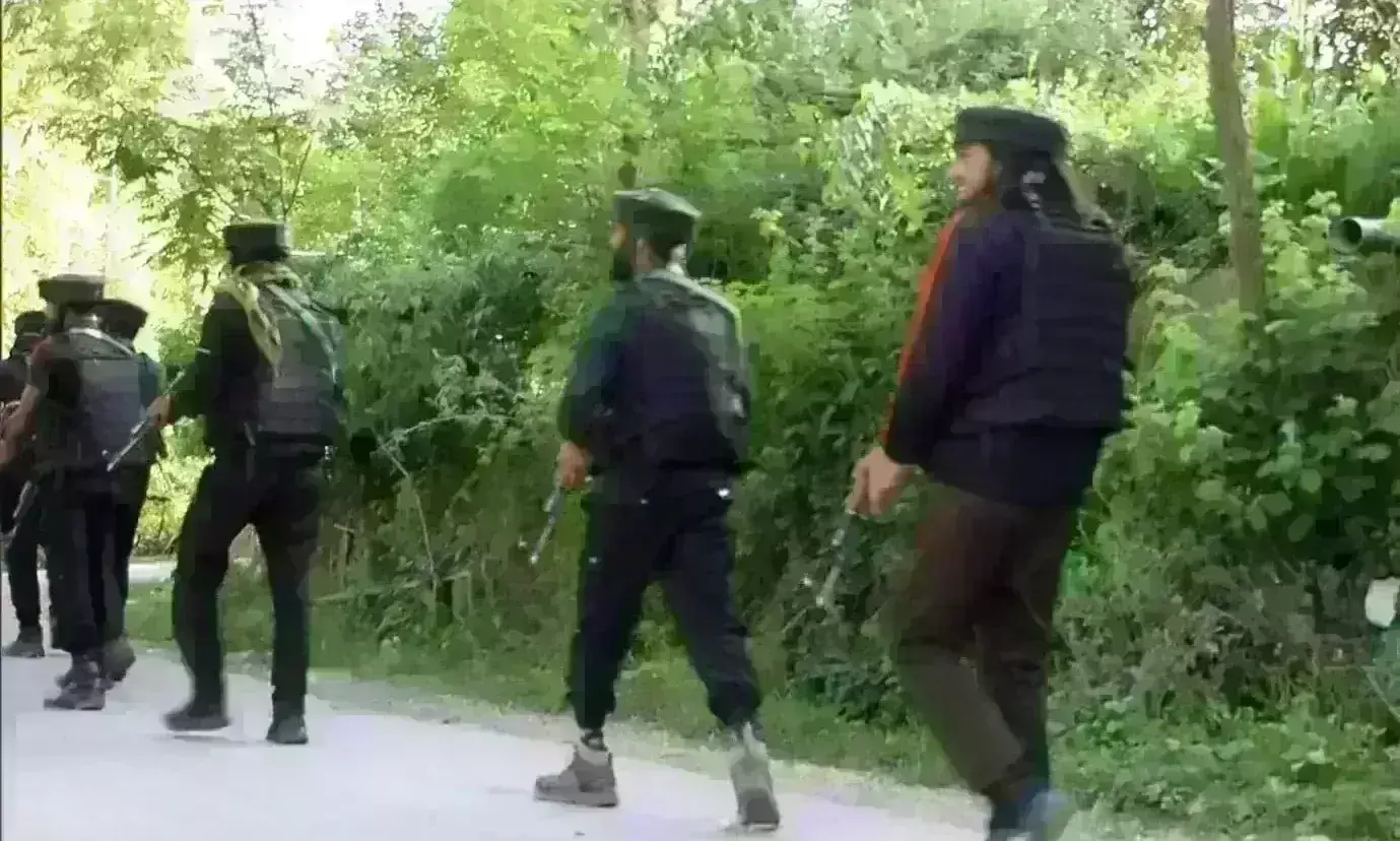 पुलवामा मुठभेड़ में सुरक्षाबलों को सफलता, अल-बदर में दो आतंकी मारे गए पुलवामा मुठभेड़ में सुरक्षाबलों को सफलता, अल-बदर में दो आतंकी मारे गए