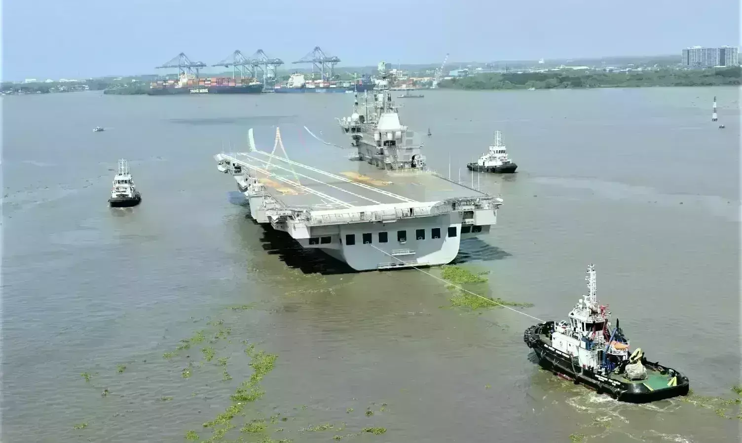 नौसेना को इस महीने मिल जाएगा पहला स्वेदशी एयरक्राफ्ट कैरियर आईएसी विक्रांत नौसेना को इस महीने मिल जाएगा पहला स्वेदशी एयरक्राफ्ट कैरियर आईएसी विक्रांत