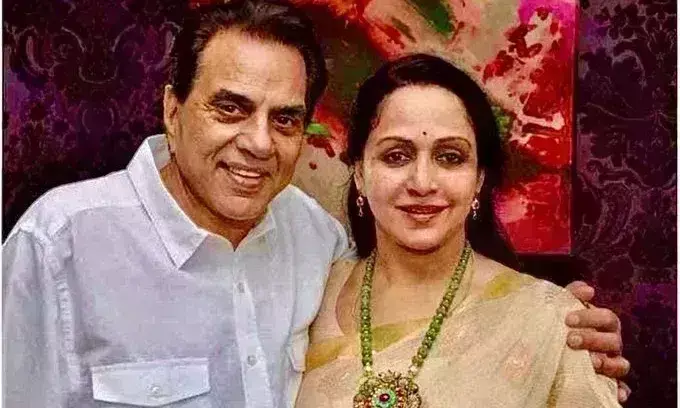 धर्मेंद्र-हेमा मालिनी की शादी को हुए 42 साल, अभिनेत्री ने तस्वीर शेयर कर लिखी ये...बात