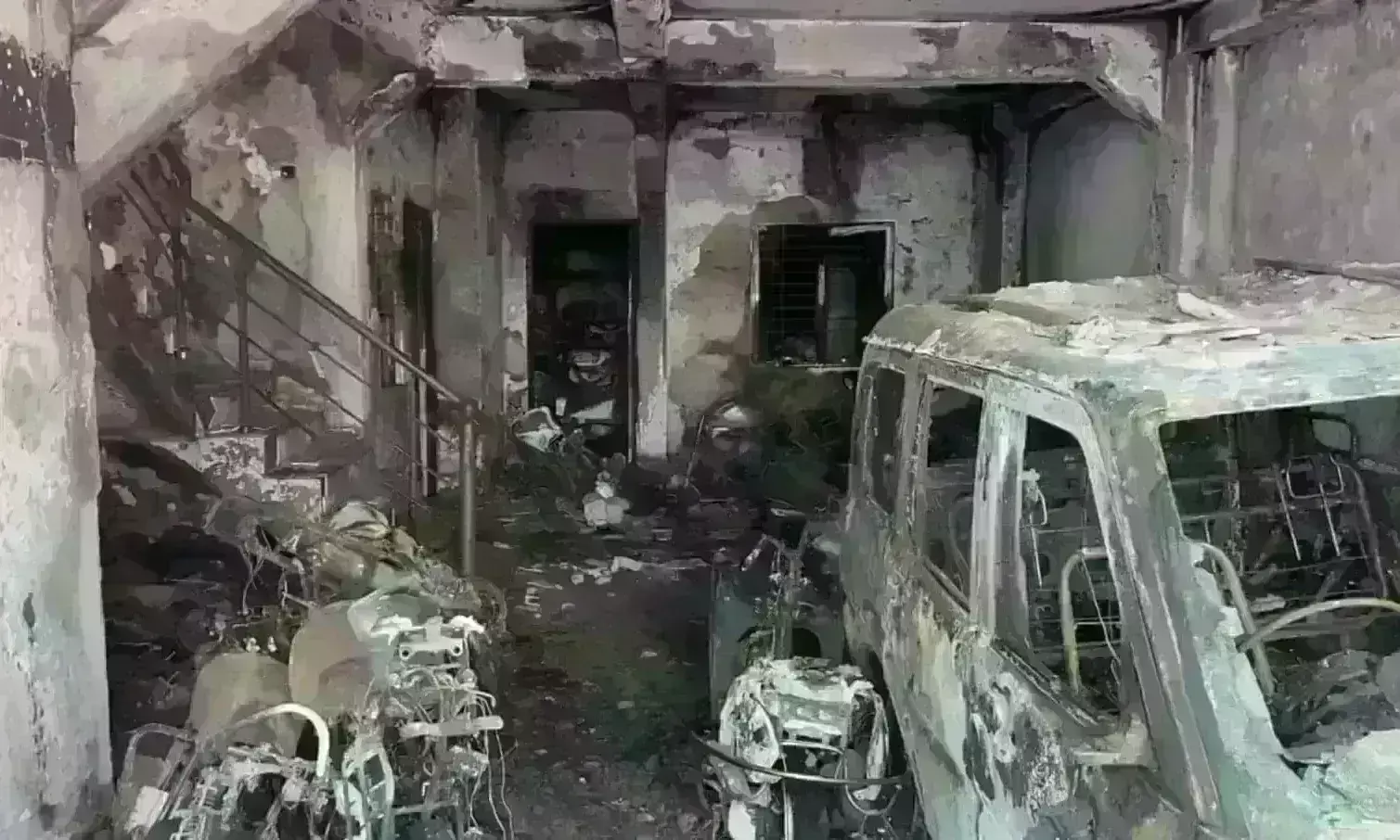 इंदौर की मल्टी में लगी आग, 7 जिंदा जले, 8 बुरी तरह झुलसे