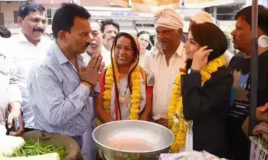 सब्जी बेचने वाले की बिटिया बनी जज, मंत्री सिलावट ने किया सम्मान