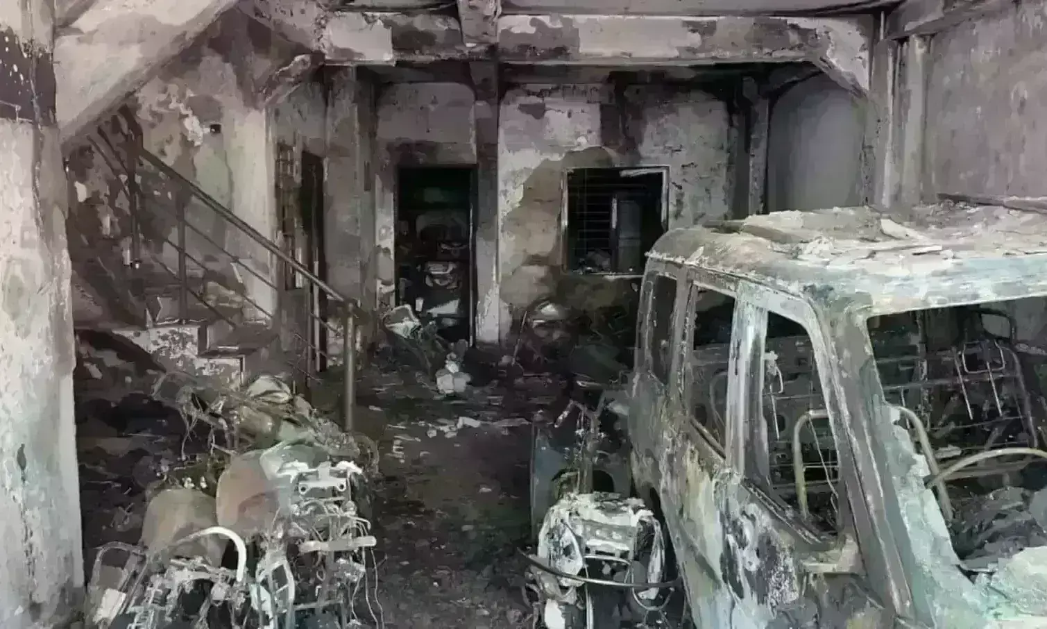 इंदौर की मल्टी में लगी आग, 7 जिंदा जले, 8 बुरी तरह झुलसे