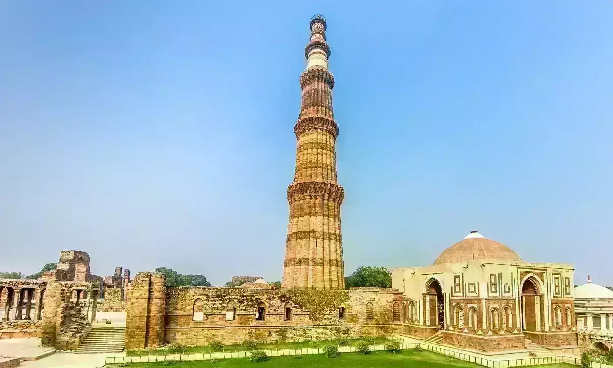 कुतुब मीनार को बताया विष्णु स्तंभ, हिन्दू संगठन ने परिसर में पढ़ी हनुमान चालीसा