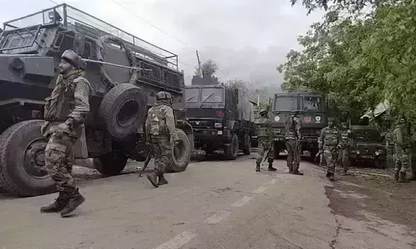 शोपियां मुठभेड़ में घायल व्यक्ति की मौत, लोगों ने ढाल बनाकर आतंकी को भगाया