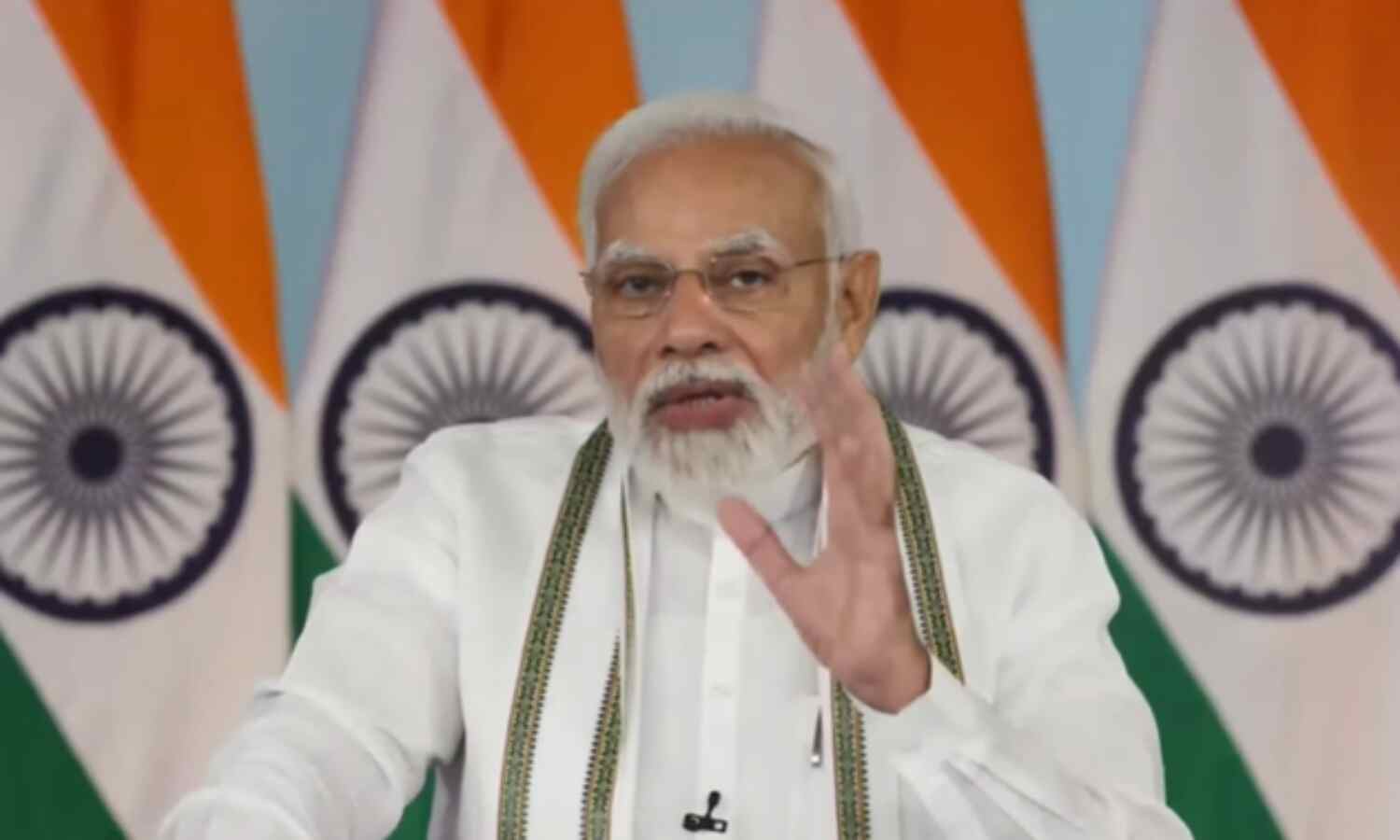 2014 तक देश की आधी आबादी शौचालय, बैंक खाते, जैसी मूलभूत सुविधाओं से वंचित थी : प्रधानमंत्री