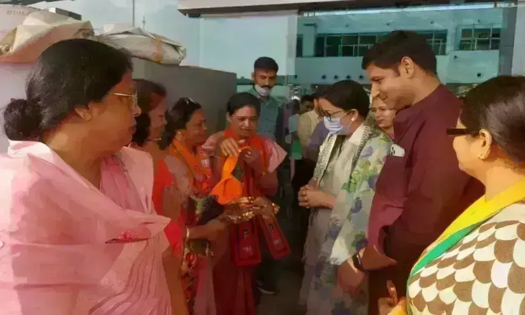 स्मृति ईरानी पहुंचीं भोपाल, महिला मोर्चा के प्रशिक्षण वर्ग में लेंगी भाग