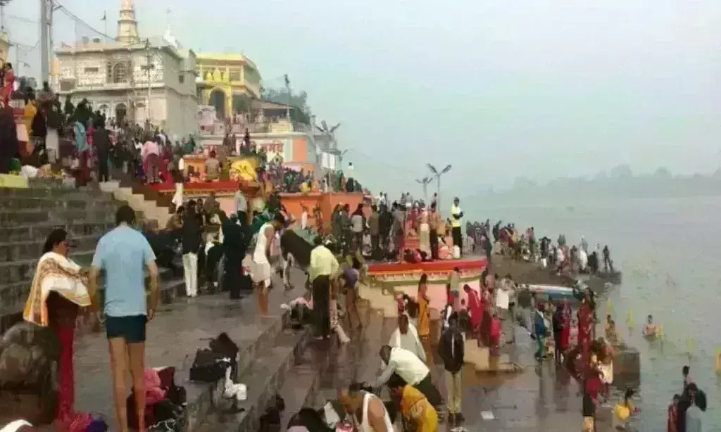 चंद्रग्रहण के प्रभाव से मुक्त भारत में मनी बुद्ध पूर्णिमा, श्रद्धालुओं ने लिया पर्व