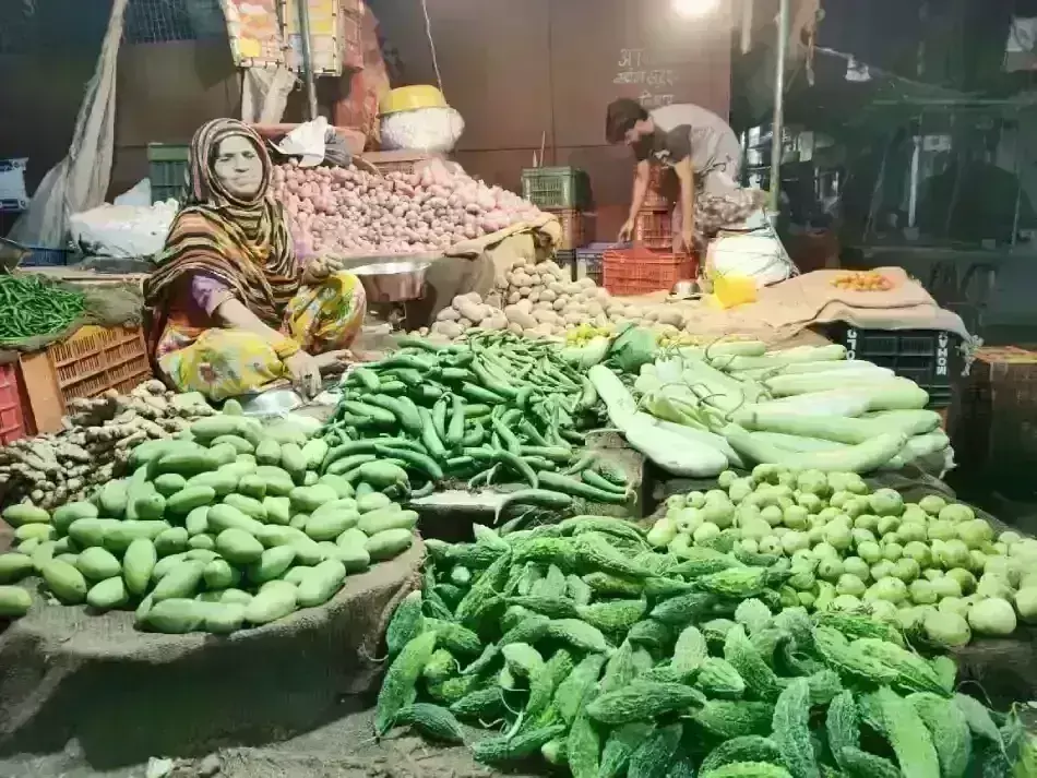 टमाटर के दाम ने पकड़ी गति, मंडी और थाली से हुआ गायब