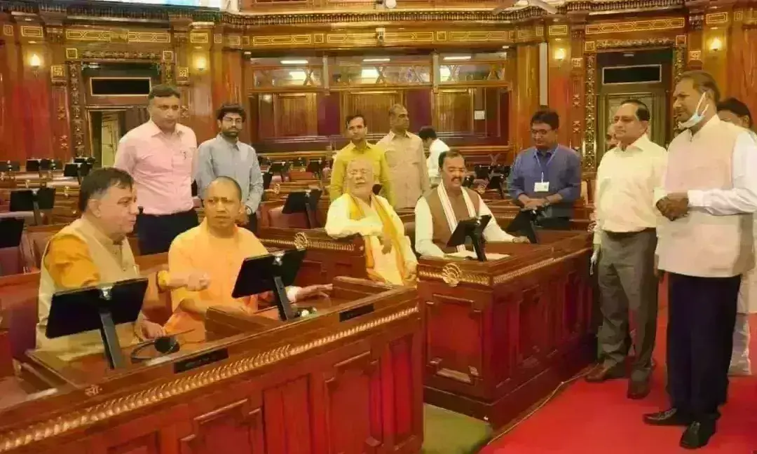 यूपी विधानसभा हुई पेपरलेस, अखिलेश यादव हाईटेक सदन देख चौके, जताई ये...इच्छा