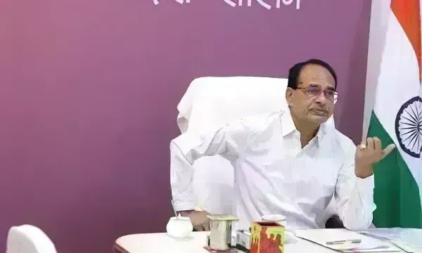 मुख्यमंत्री ने की भिंड जिले की समीक्षा, कहा- दोषी अधिकारी-कर्मचारियों को करें बर्खास्त