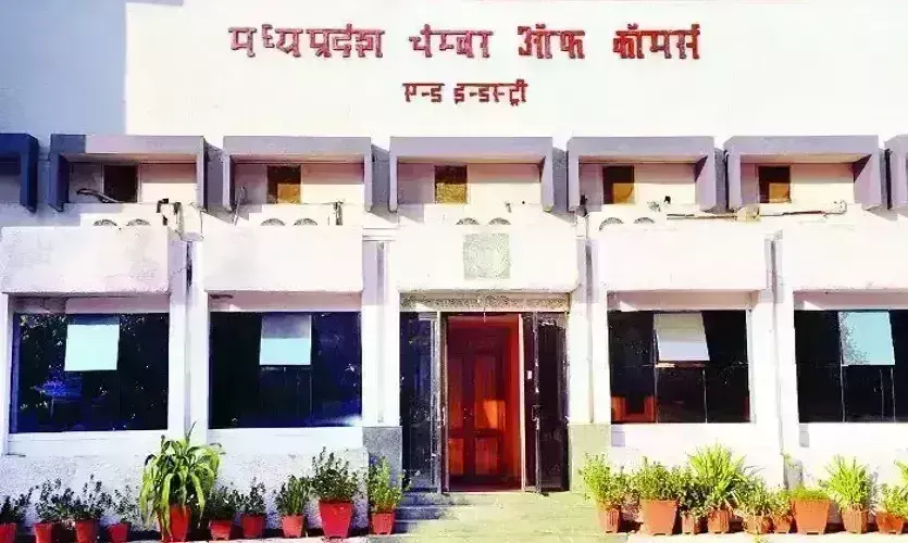 चेंबर में घमासान: चुनाव के पहले ही क्रिएटिव हाउस दो खेमों में बटा