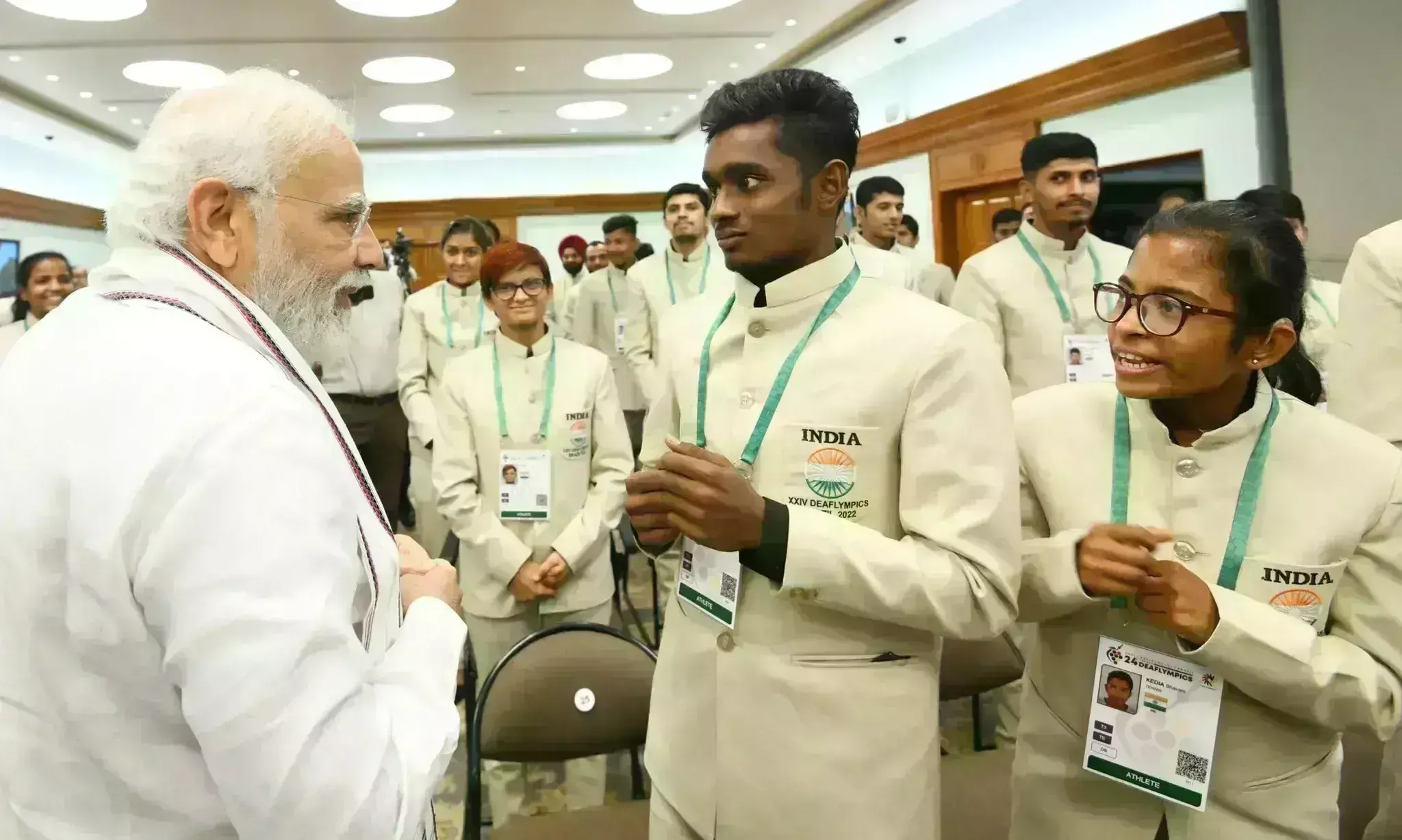 प्रधानमंत्री ने थॉमस और उबर कप के भारतीय बैडमिंटन दल से की मुलाकात