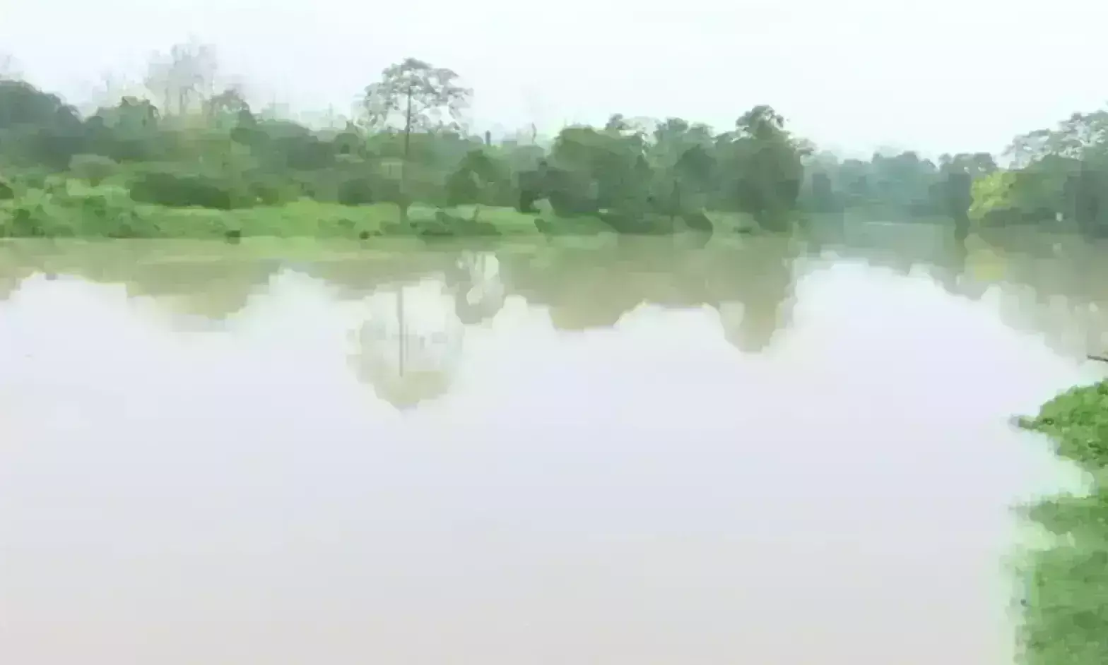 असम में बाढ़ एवं भूस्खलन से अब तक 24 की मौत, 269 राहत शिविरों में 91,518 ने ली शरण असम में बाढ़ एवं भूस्खलन से अब तक 24 की मौत, 269 राहत शिविरों में 91,518 ने ली शरण