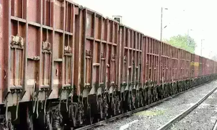 अप्रैल माह में पश्चिम मध्य रेलवे ने किया 226 लॉन्ग हॉल मालगाड़ियों का संचालन