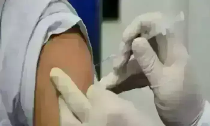 88 प्रतिशत वयस्कों को लगी कोरोना वैक्सीन, 24 घंटों में मिले 2,685 नये मरीज