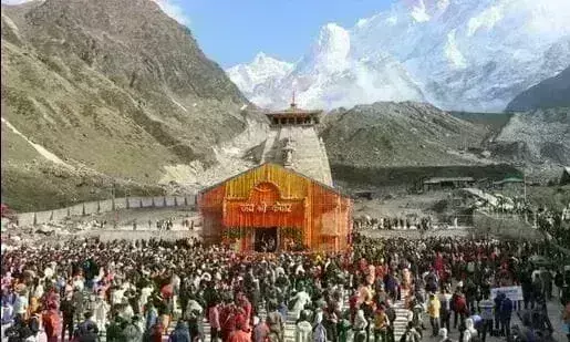 चार धाम यात्रा में अब तक करीब साढ़े 13 लाख से अधिक तीर्थयात्री पहुंचे चार धाम यात्रा में अब तक करीब साढ़े 13 लाख से अधिक तीर्थयात्री पहुंचे