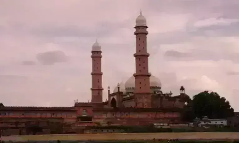 सभा मण्डपम पर खड़ी है भोपाल की जामा मस्जिद