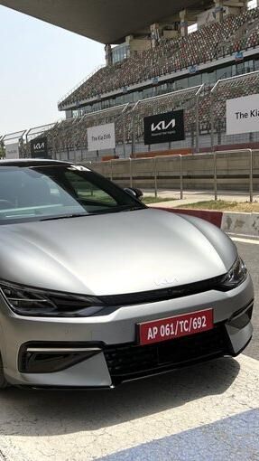 किआ ने लांच की पहली इलेक्ट्रिक कार Kia EV6, जानिए कीमत से लेकर फीचर्स