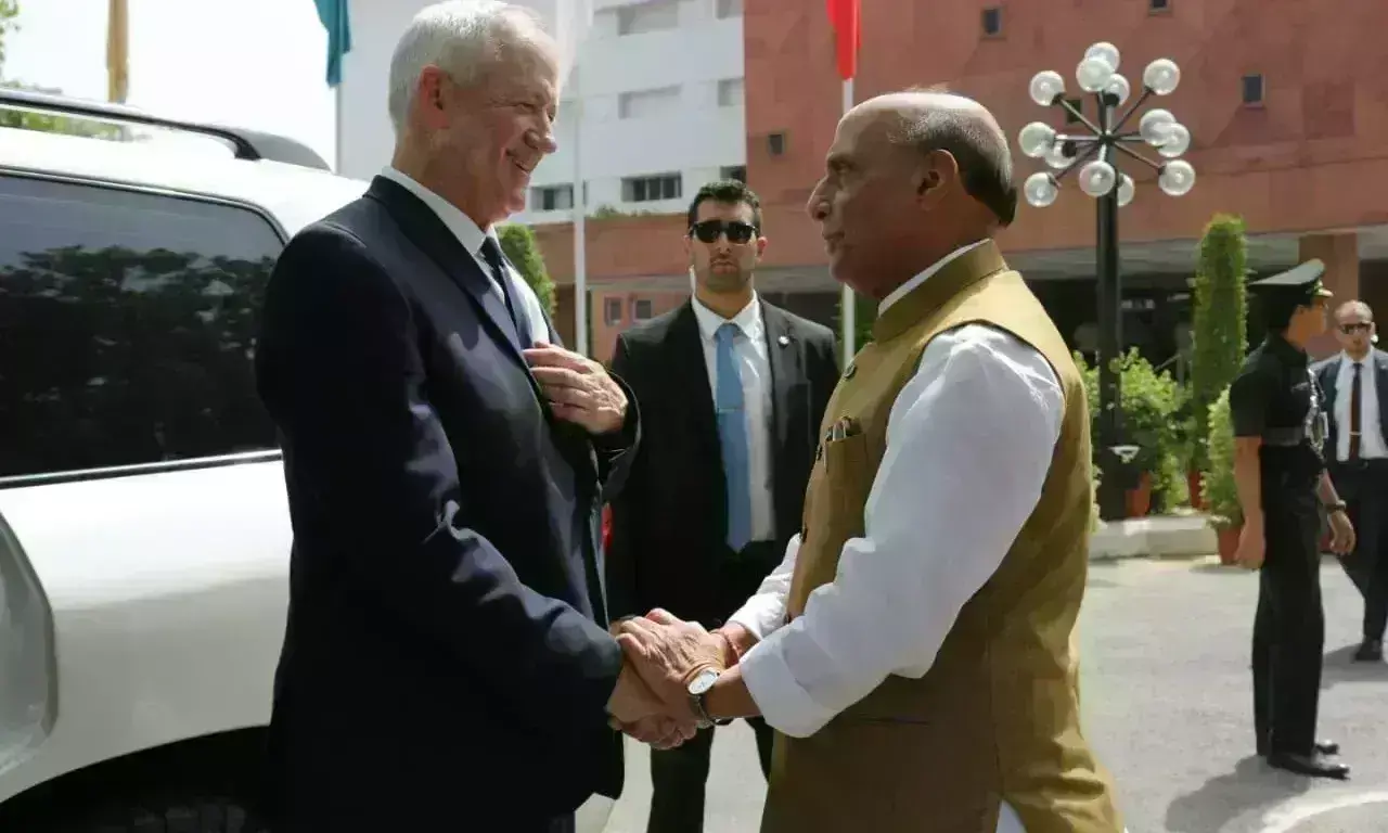 भारत पहुंचे इजरायल के रक्षामंत्री, राजनाथ सिंह से की मुलाकात, सहयोग मजबूत करने पर बनी सहमति
