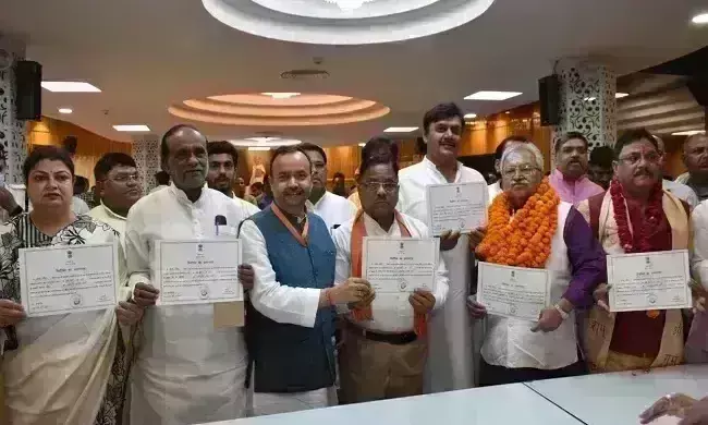 उप्र में सभी उम्मीदवार निर्विरोध निर्वाचित, 8 भाजपा, 3 सपा के समर्थन से पहुंचे राज्यसभा