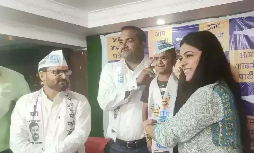 विधायक की मदद से नौकरी पाने वाले अंकेश आप में शामिल, टीआरपी के लिए उपयोग का लगाया आरोप विधायक की मदद से नौकरी पाने वाले अंकेश आप में शामिल, टीआरपी के लिए उपयोग का लगाया आरोप