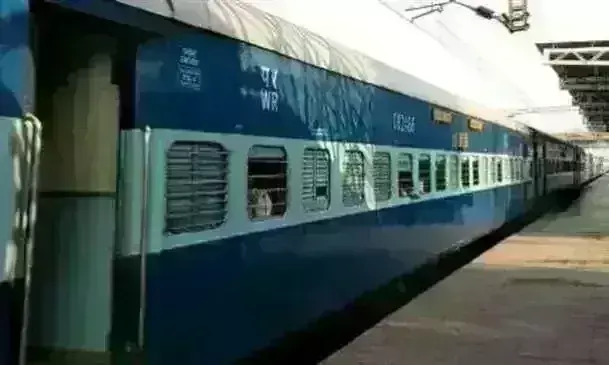 आरक्षित सीटों के लिए मारामारी, 15 तक नहीं मिल रही कंफर्म सीटें