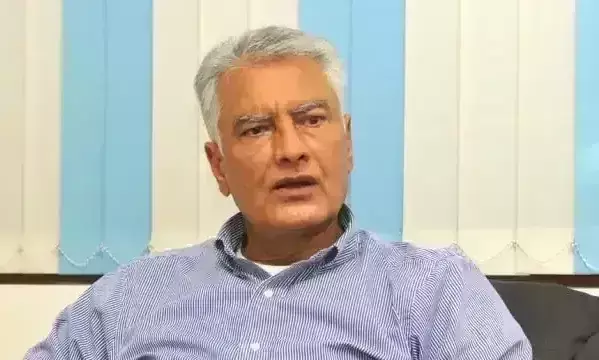 पंजाब में बढ़ी राजनीतिक हलचल, सुनील जाखड़ के घर पहुंचे अमित शाह