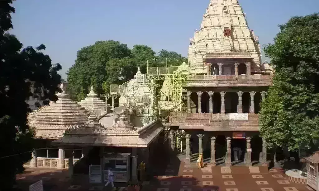 महाकाल मंदिर के पुजारियों ने मुख्यमंत्री से की शिकायत, लिखा- आपके नाम पर मिल रही धमकी